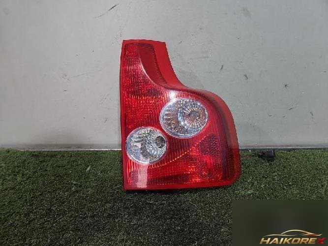 Volvo XC90 2004 — комбинированный фонарь задний правый (пассажирский) 1