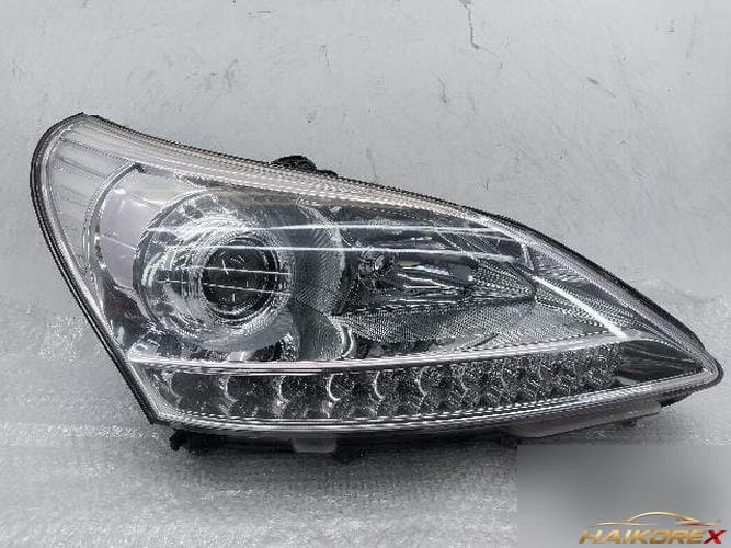Hyundai Equus 2010 — фара правая (ксеноновая) 92102-3N030