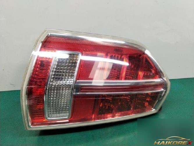 Chrysler 300 2013 — комбинированный задний фонарь левый (водительский) 68154611AC