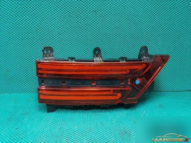 Genesis GV70 2022 — накладка задней двери левая 92403AR000