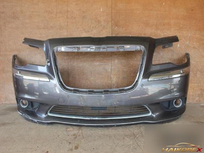 Chrysler 300 2014 — передний бампер 12UX1103AE