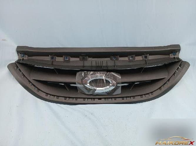 Renault SM3 2010 — решетка радиатора левая 1