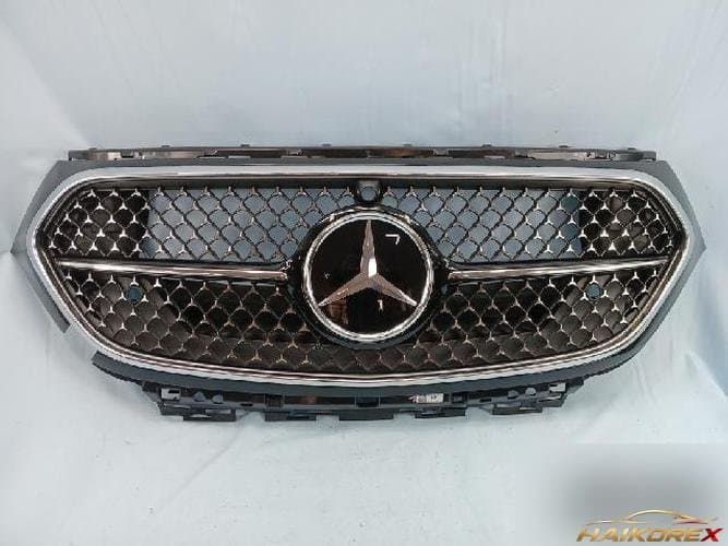 Mercedes-Benz E-класс 2024 — радиаторная решётка