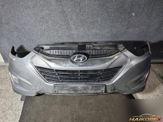 Hyundai Tucson 2010 — передний бампер