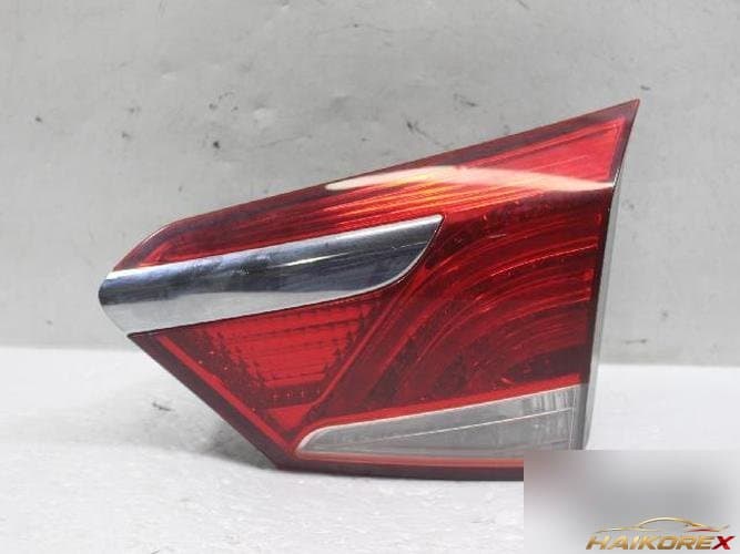 Hyundai i40 2012 — белый подрезной молдинг (багажник)