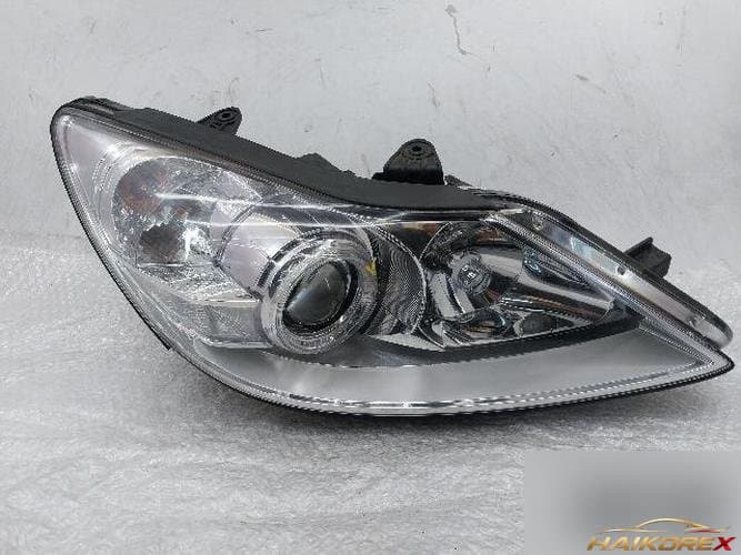Hyundai Genesis 2011 — фара правая (ксенон) 92102-3M040