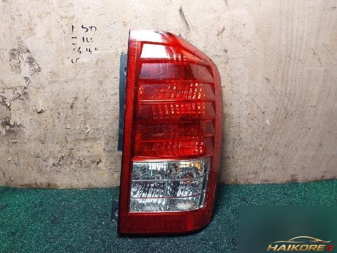 Kia Carnival 2011 — комбинированный фонарь задний правый (пассажирский)