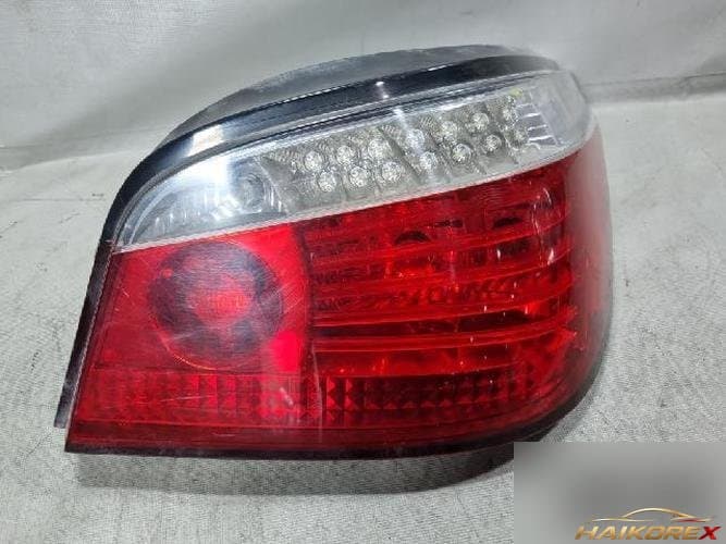 BMW 5 Series 2004 — задний комбинированный фонарь правый (пассажирский)