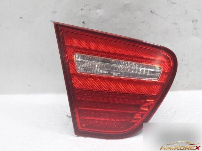 Hyundai Avante 2011 — накладка багажника левая 924032H5