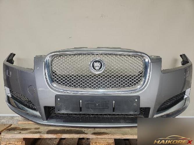 Jaguar XF 2012 — передний бампер