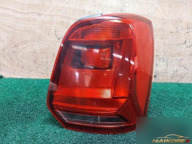 Volkswagen Polo 2015 — комбинированный фонарь (задний) правый (пассажирский) 6C0945112