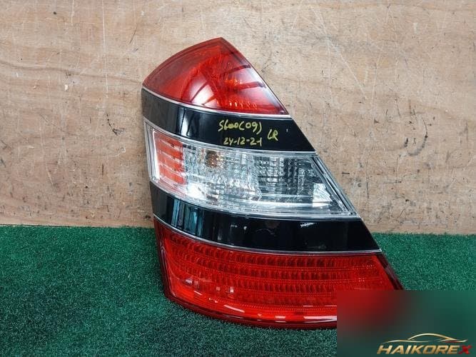 Mercedes-Benz S-Class 2009 — комбинированный задний фонарь левый (водителя) A2218200364