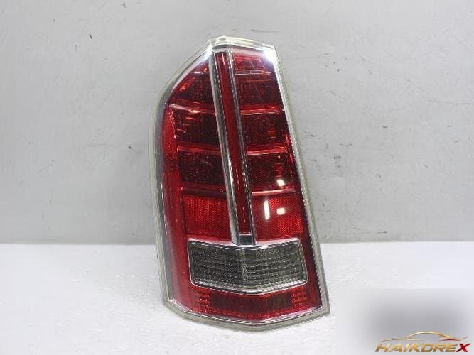 Chrysler 300 2014 — комбинированный фонарь задний левый P68154611AD
