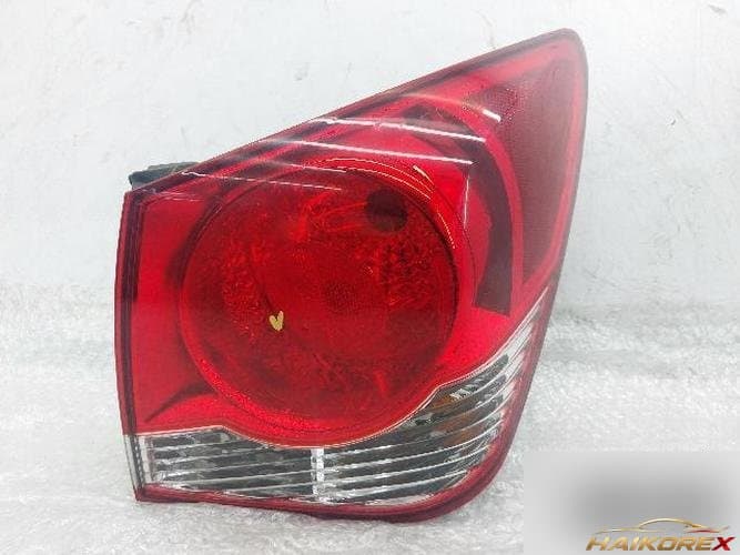 Daewoo Lacetti 2011 — комбинированный фонарь задний правый (4 контакта)