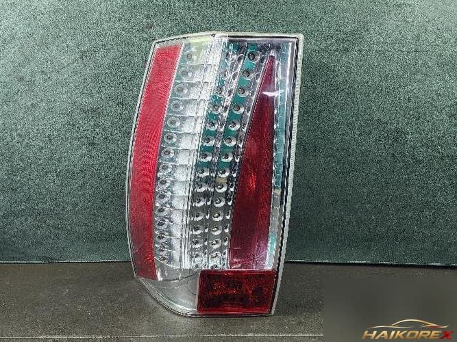 Cadillac Escalade 2011 — комбинированный задний фонарь левый (LED)