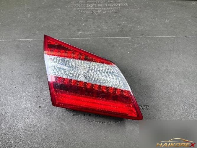 Hyundai Genesis 2012 — обивка двери багажника (левая)