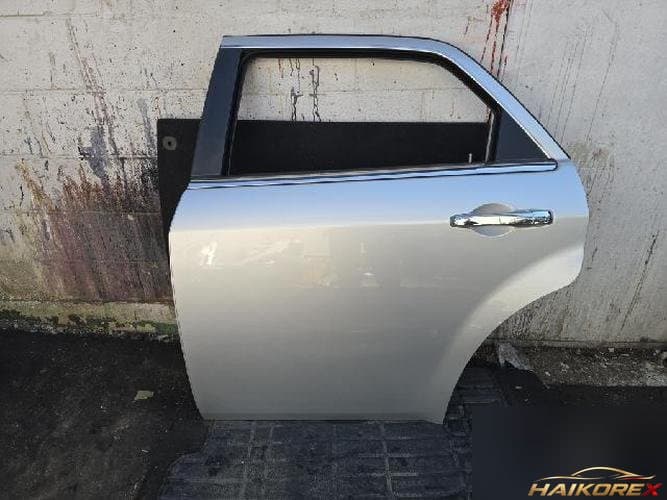 Chrysler 300 2008 — дверь задняя левая