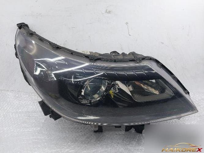 Renault SM5 2011 — фара правая 260100768R