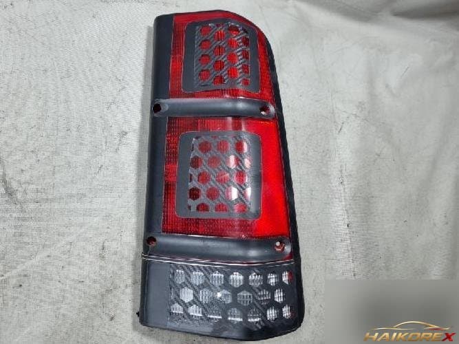 Land Rover Discovery 2002 — комбинированный фонарь задний правый (пассажирский)