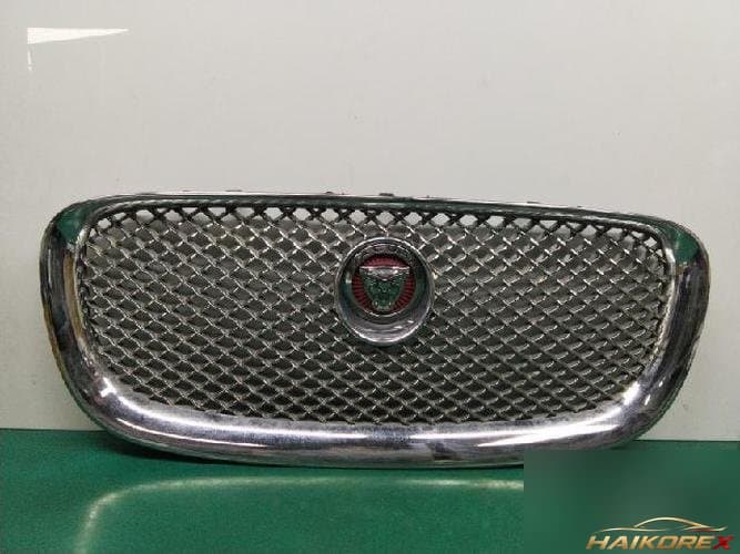 Jaguar XF 2015 — решетка радиатора CX23-8A100-AA