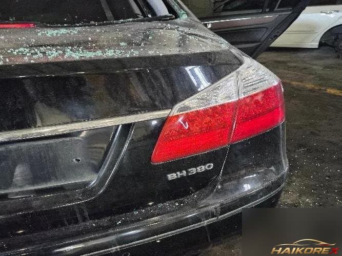 Hyundai Genesis 2008 — подсветка багажника 92404-3M0