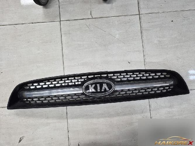 Kia Carens 2008 — решетка радиатора 86370-1D000