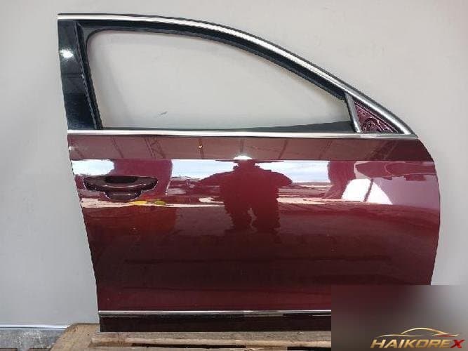 Volkswagen Passat 2012 — передняя дверь правая