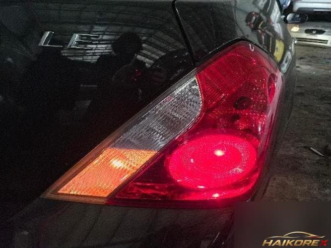 Renault SM5 2009 — комбинированный фонарь задний правый (пассажирский) 53802-527 2