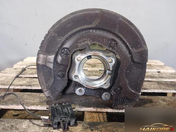 BMW 5 Series 2018 — рычаг задней подвески левый