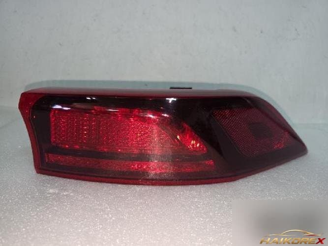 Kia Carnival 2023 — фонарь задний комбинированный правый (пассажирский) 92402 R0000