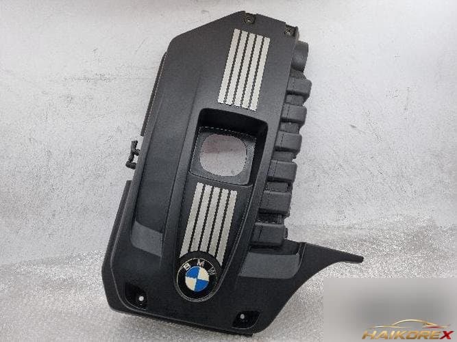 BMW 7 Series 2009 — крышка двигателя
