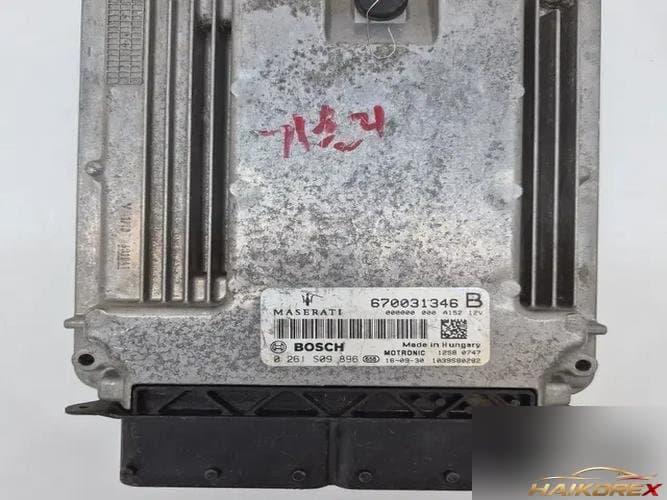 Maserati Ghibli 2017 — блок управления двигателем ECU 670031346B