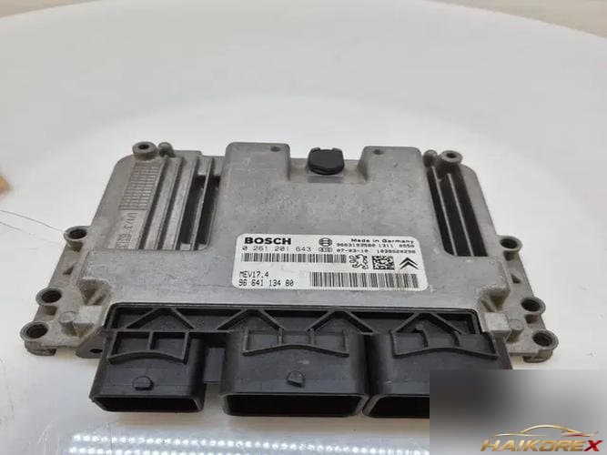 Peugeot 207 2007 — блок управления двигателя (ЭБУ) 9664113480