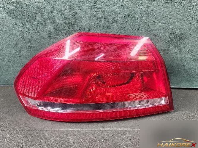 Volkswagen Passat 2013 — фонарь задний левый (комбинированный)