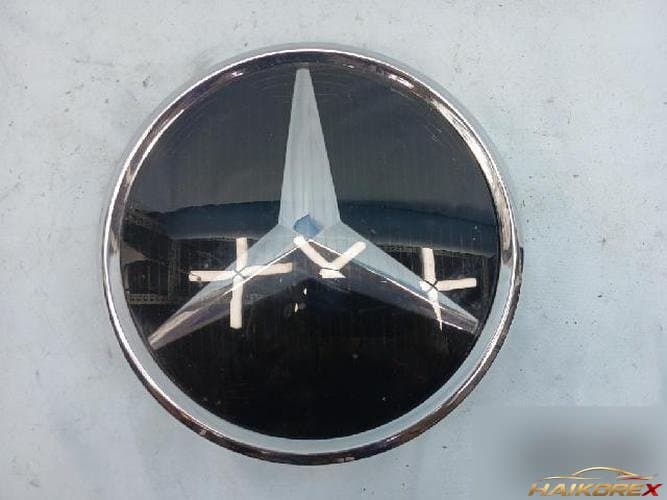 Mercedes-Benz GLC-Class 2020 — решетка радиатора A0008880500