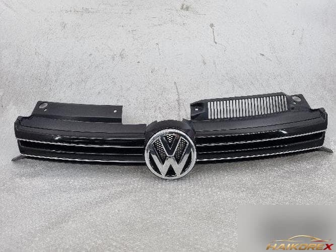 Volkswagen Golf 2012 — решётка радиатора 5K0853653