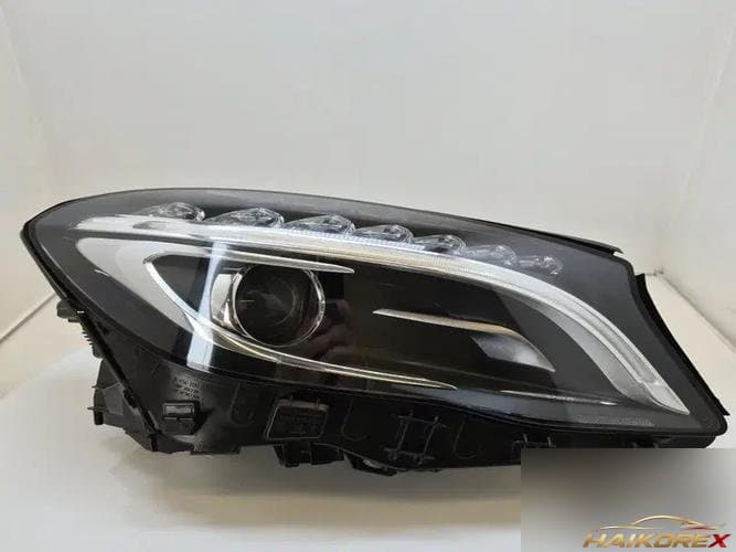 Mercedes-Benz GLA-Class 2015 — фара правая A1569061800