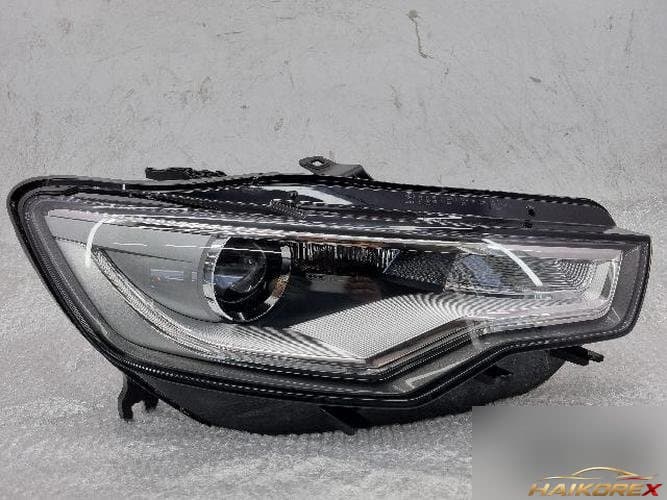 Audi A6 2013 — фара правая (ксенон HID)