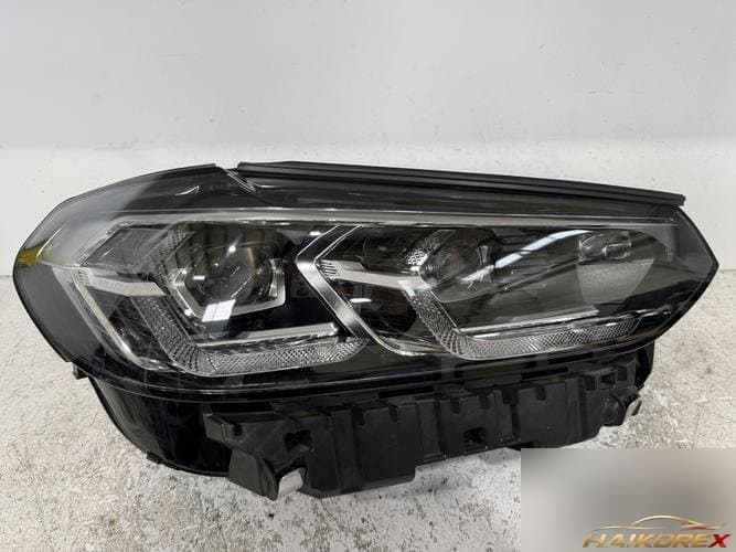BMW X3 2022 — фара головного света правая