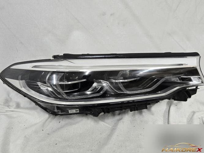 BMW 5 Series 2018 — фара правая 8499122