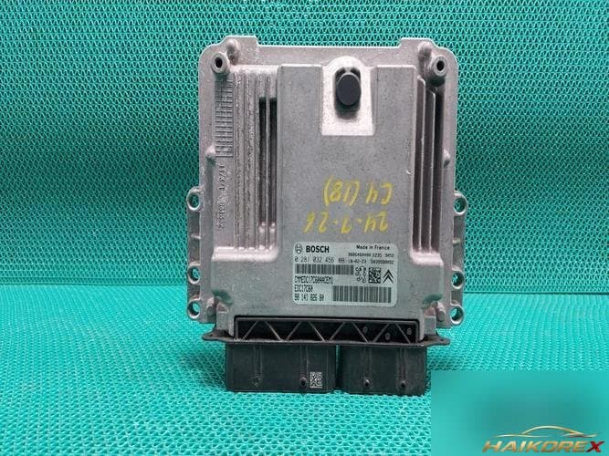 Citroen C4 2018 — блок управления двигателем ECU 9814182680