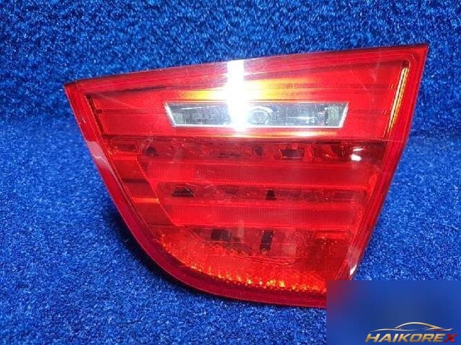 BMW 3 Series 2010 — накладка крышки багажника (с фонарём) 4871734 3