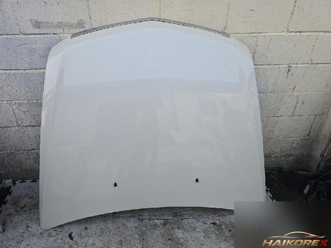 Cadillac CTS 2013 — капот