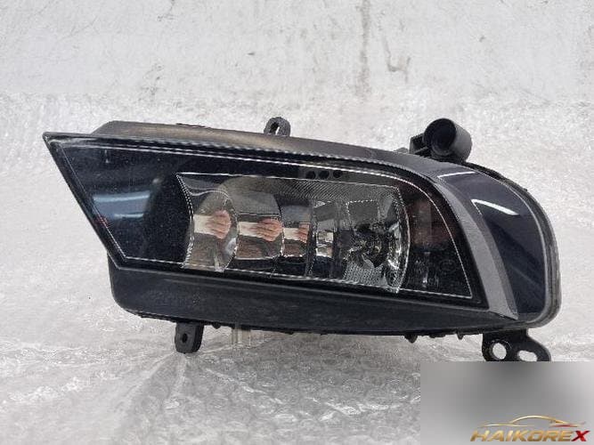 Audi A4 2015 — фара противотуманная левая (водительская) 8K0941699B