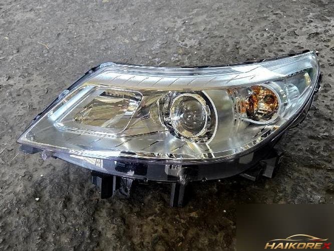 Renault SM5 2011 — фара левая 260600068R