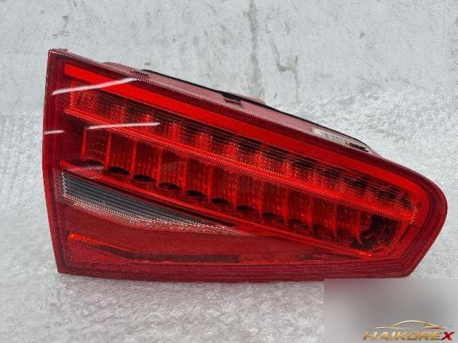 Audi A4 2015 — обшивка задней двери левая 8K5945093AC