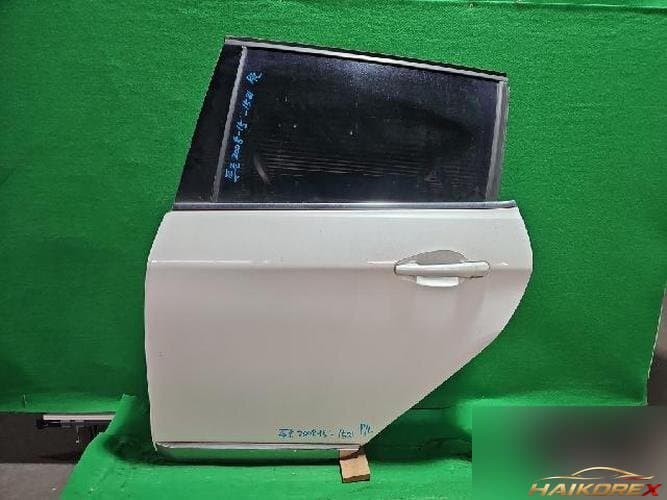 Peugeot 2008 2015 — дверь задняя левая