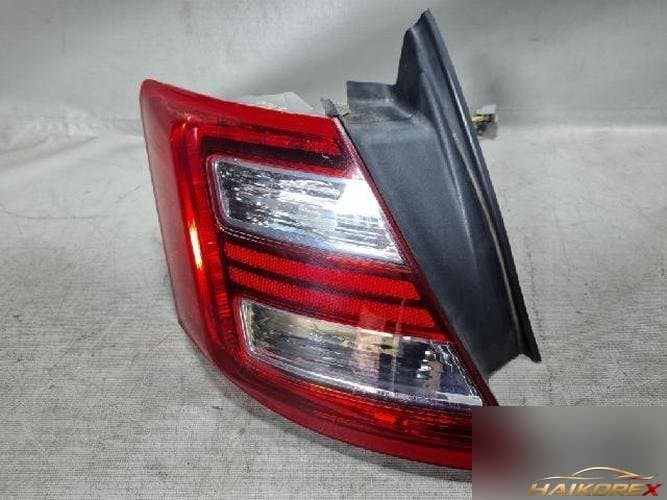 Ford Taurus 2015 — фонарь задний левый (комбинированный)