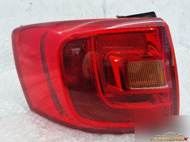 Volkswagen Jetta 2014 — фонарь задний левый (комбинированный)