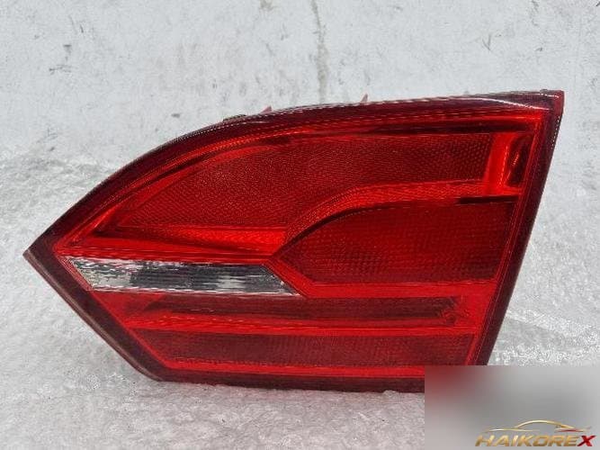 Volkswagen Jetta 2014 — белый фонарь багажника правый 5C6945260A